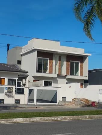 Sobrado com duas suites