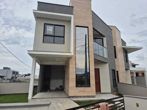 Casa Sobrado, três dormitóriso, Bela Vista, Palhoça/SC