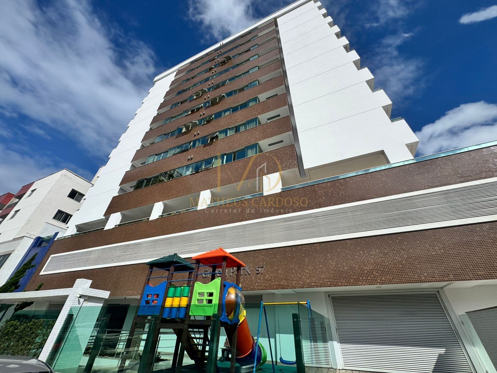 Apartamento Alto Padrão, três dormitórios - Centro, Palhoça/SC