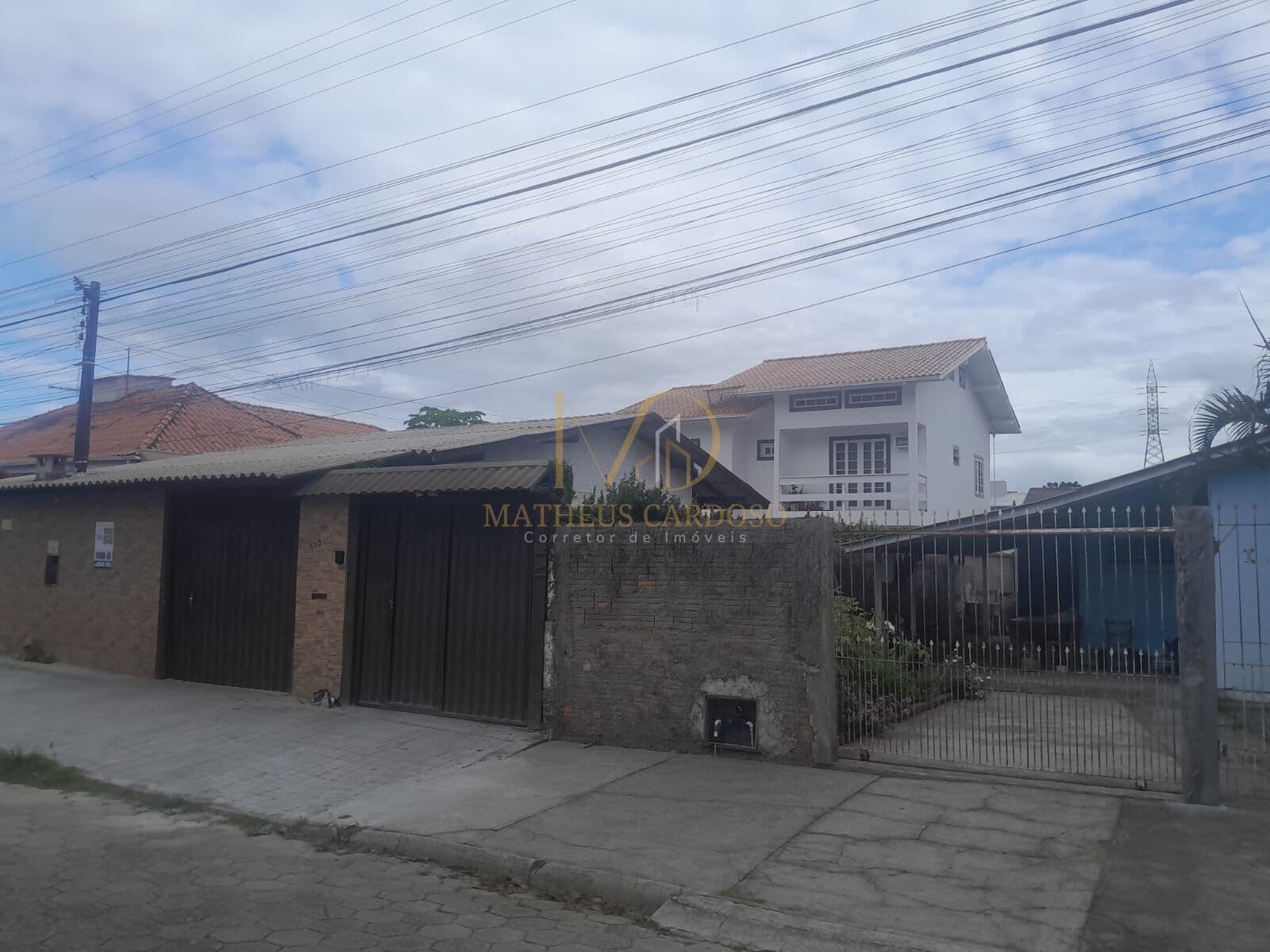 Duas casas no mesmo terreno, bairro pagani