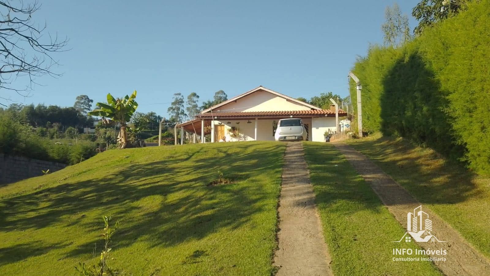 Fazenda/Sítios/Chácaras em Pinhalzinho - Centro
