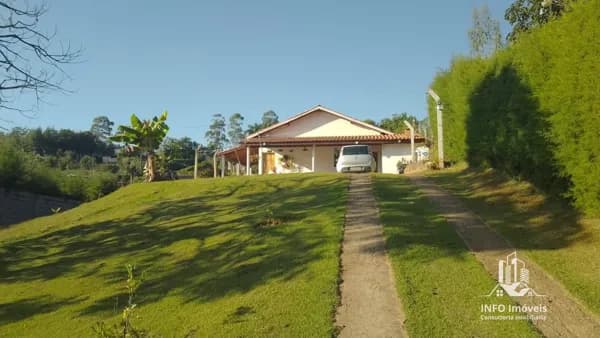 Fazenda/Sítios/Chácaras em Pinhalzinho - Centro
