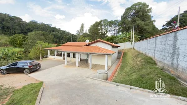 Fazenda/Sítios/Chácaras em Pinhalzinho - Centro