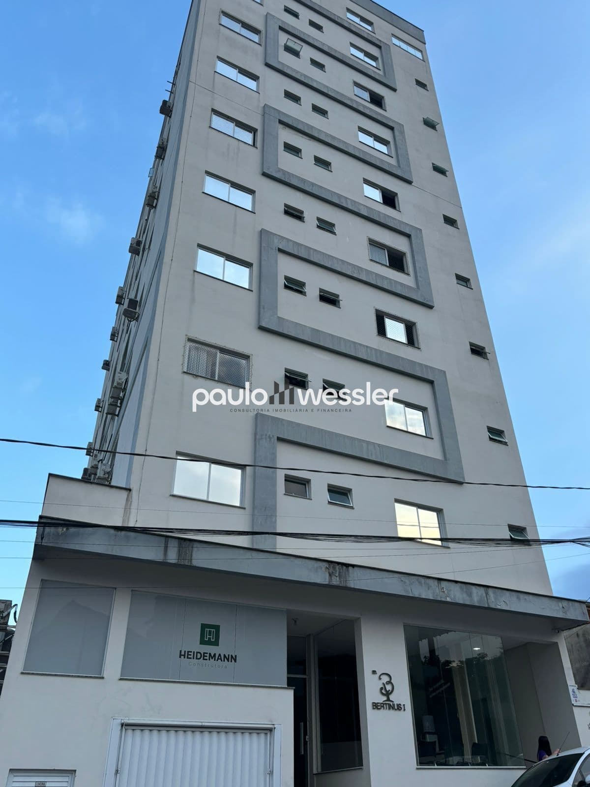 Apartamento - Semi Mobiliado