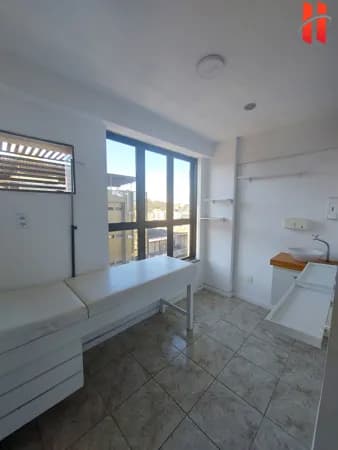 SALA COMERCIAL com 35m² de esquina com a Av. Brigadeiro Lima e Silva no Jardim 25 de Agosto - Duque de Caxias/RJ