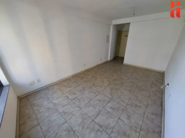 SALA COMERCIAL com 28m² de esquina com a Av. Brigadeiro Lima e Silva no Jardim 25 de Agosto - Duque de Caxias/RJ