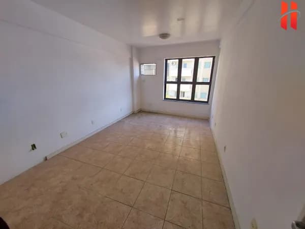 SALA COMERCIAL à venda com 28m² de esquina com a Av. Brigadeiro Lima e Silva no Jardim 25 de Agosto - Duque de Caxias/RJ