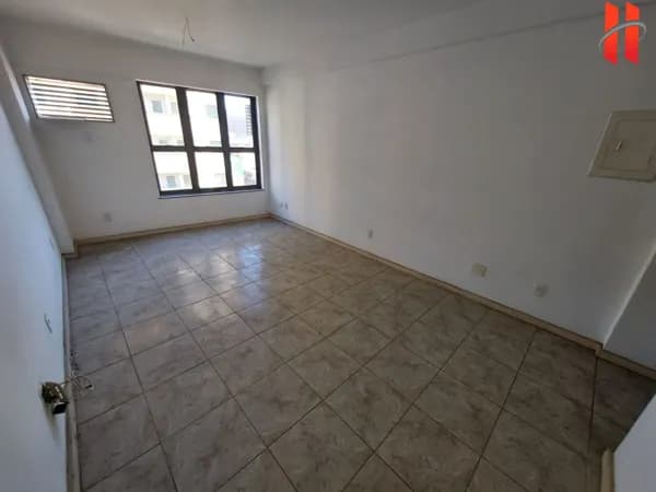 SALA COMERCIAL à venda com 28m² de esquina com a Av. Brigadeiro Lima e Silva no Jardim 25 de Agosto - Duque de Caxias/RJ