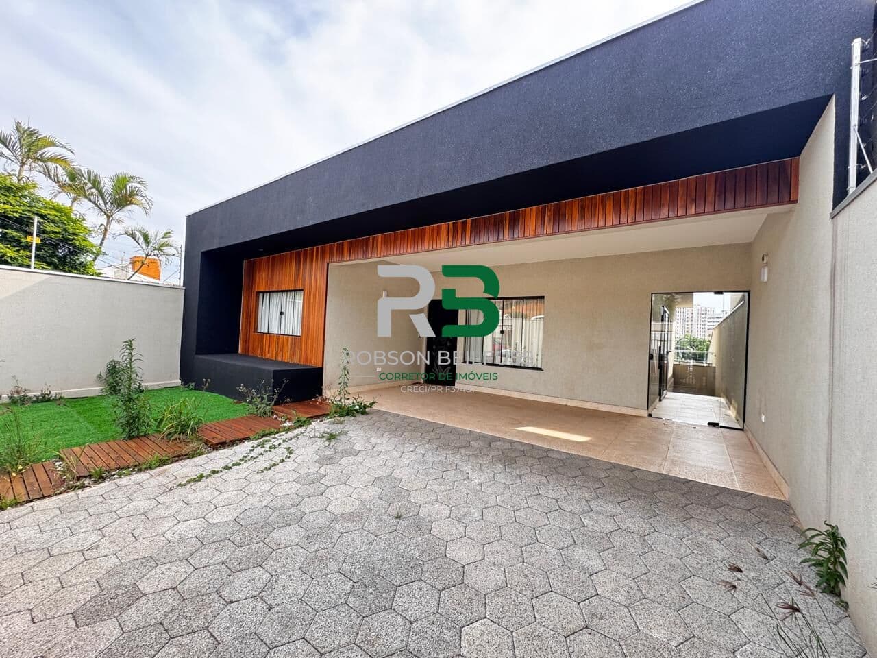 Casa Assobrada Reformada à Venda no Jardim Caravelle