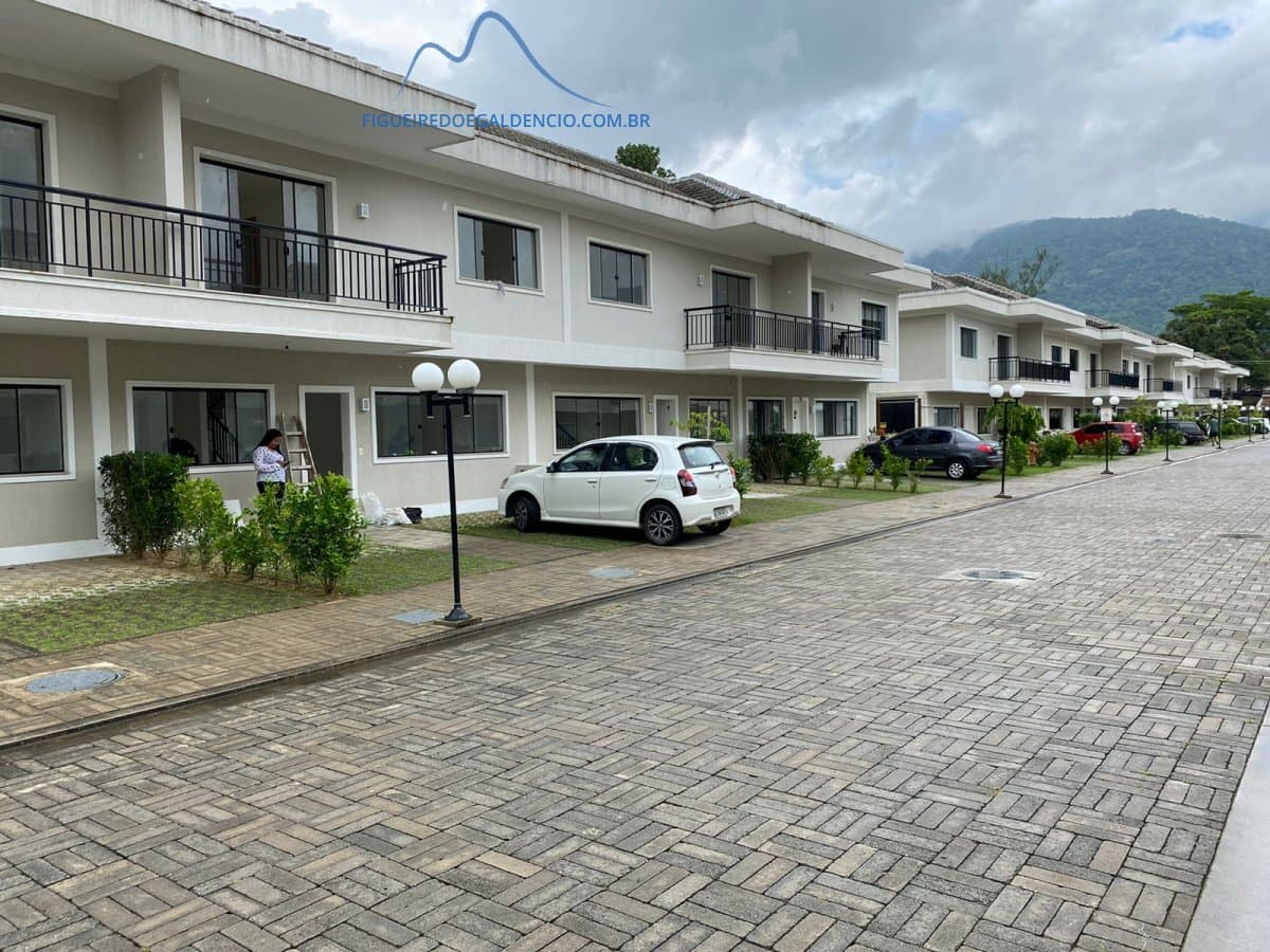 Casa em Condomínio para Aluguel em Vargem Grande Rio de Janeiro-RJ