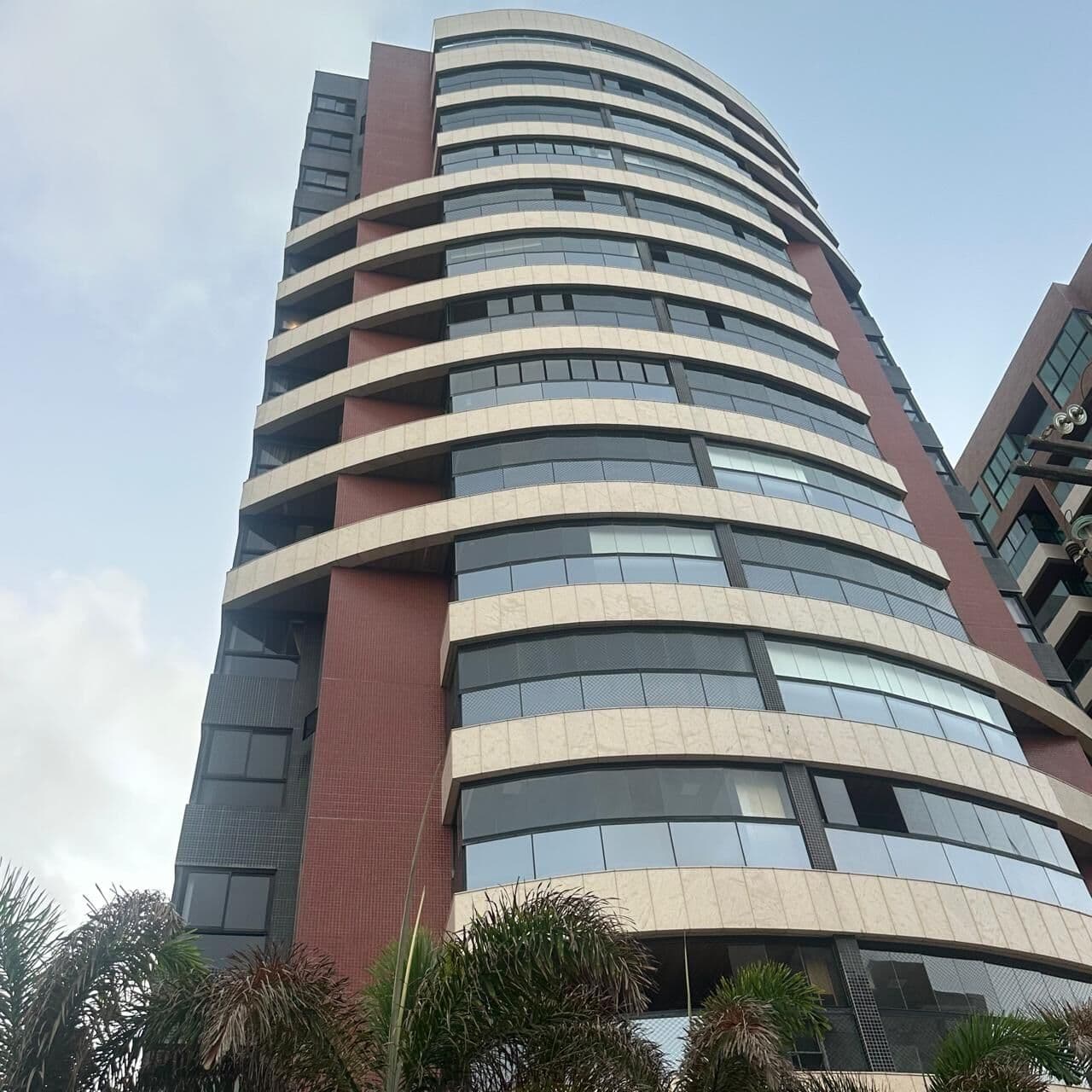 Apartamento de Alto Padrão no Edf. Grand Soleil 4 Quartos na Jatiúca
