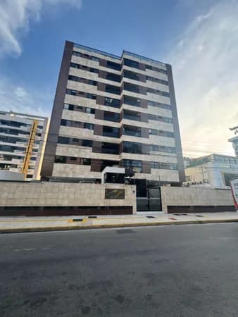 Apartamento no Edf. Everaldo Castro com 4 Quartos na Ponta Verde