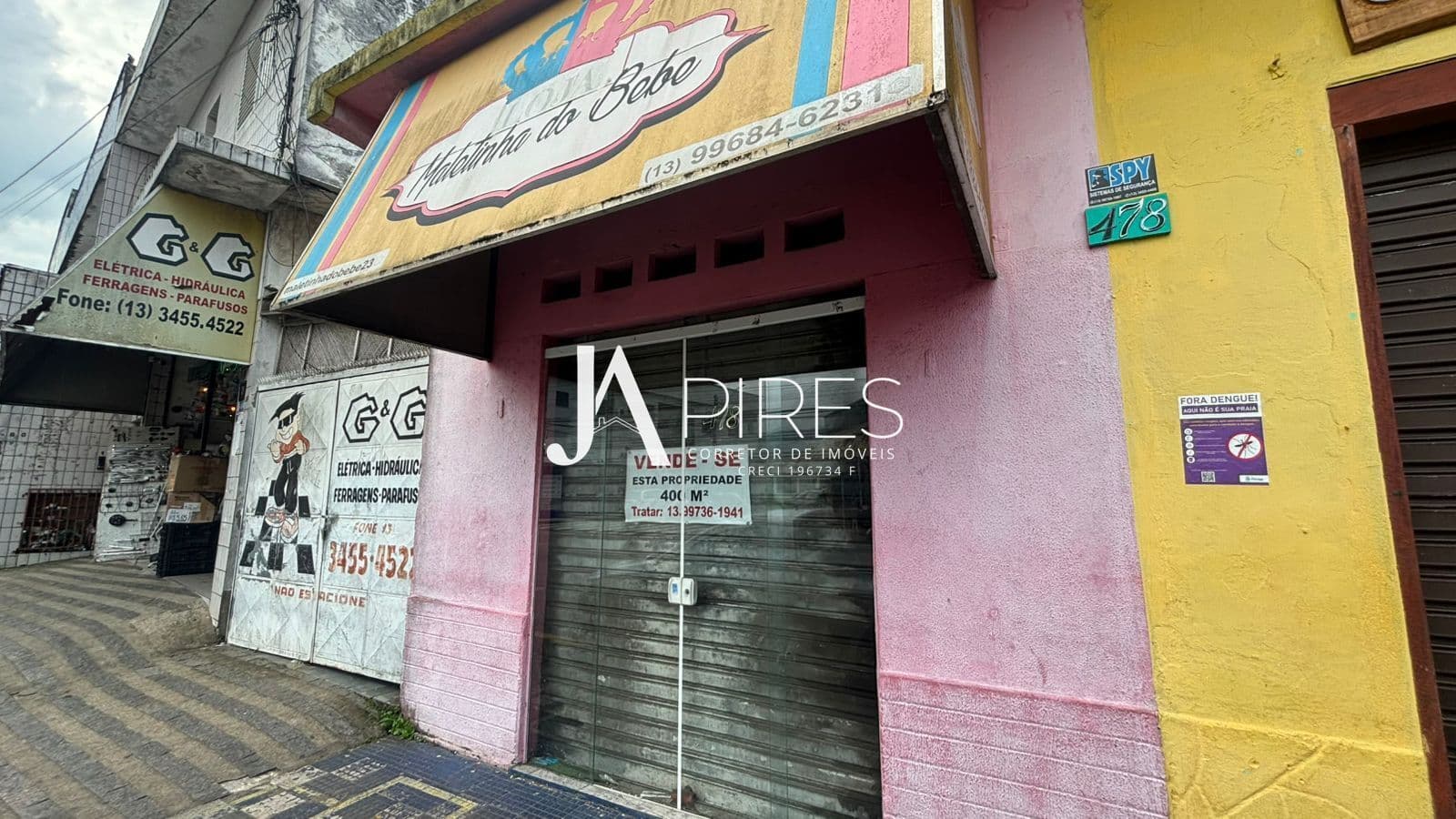 Excelente Oportunidade: 2 Lojas Comerciais e 2 Casas no Mesmo Terreno.