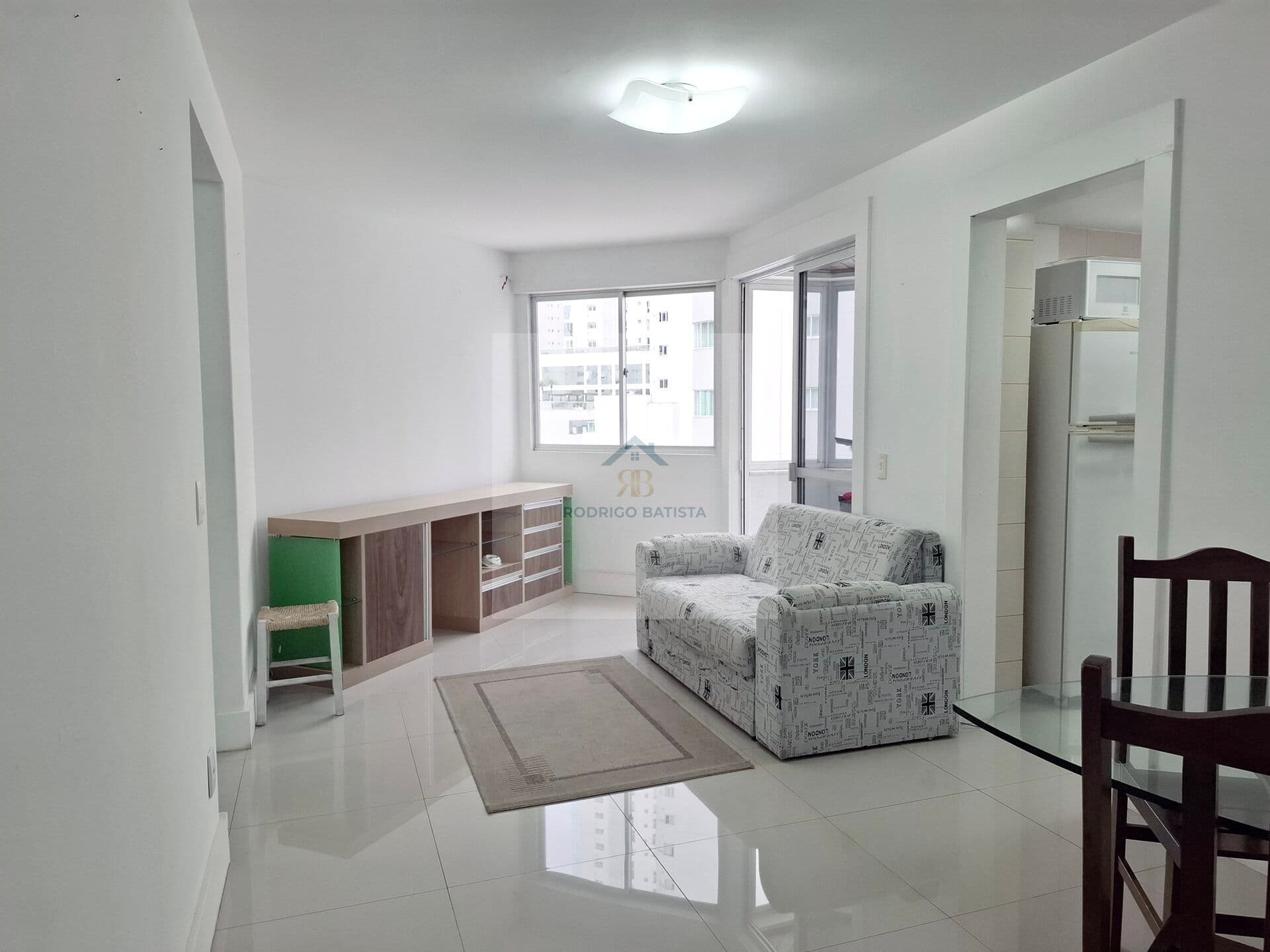 Apartamento Mobiliado com Garagem para Locação Anual no Pontal Norte em Balneário Camboriú