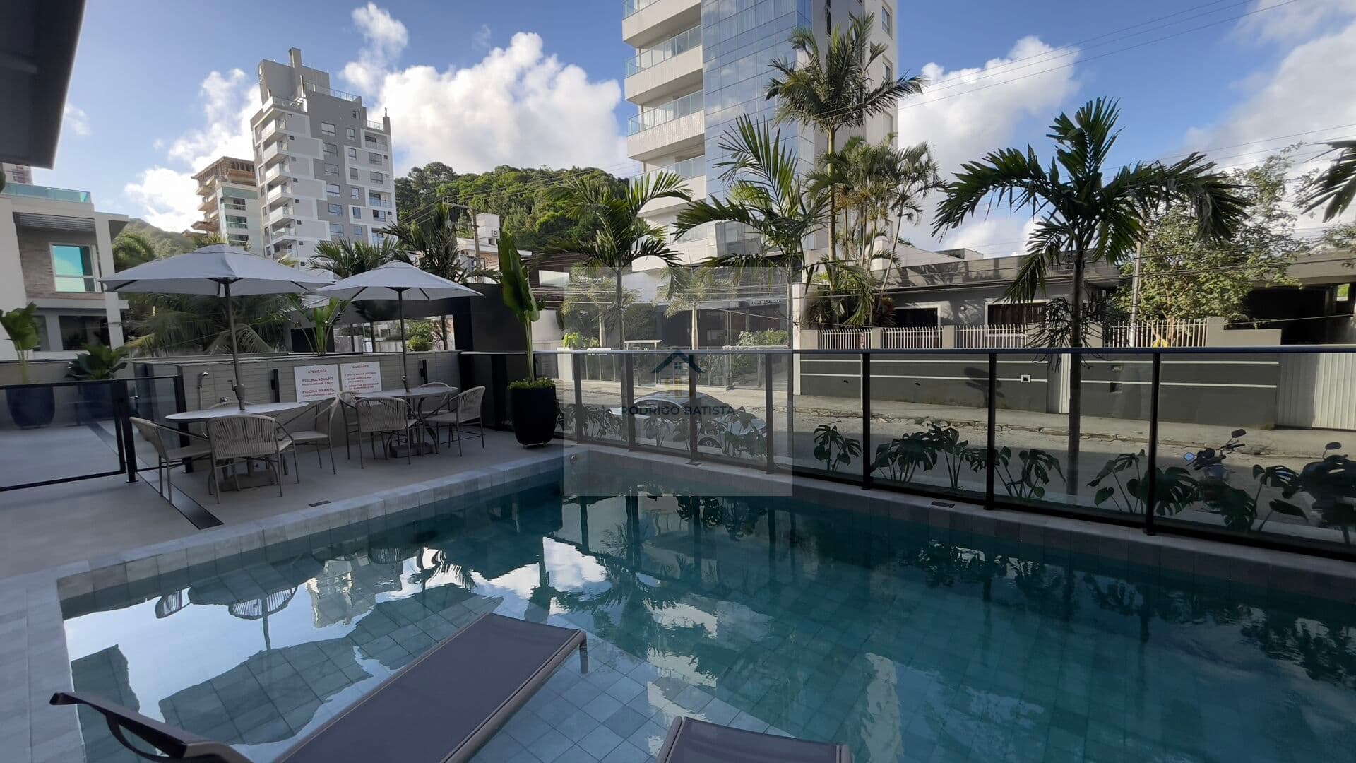 Apartamento Mobiliado 3 Dormitórios para Locação na Praia Brava