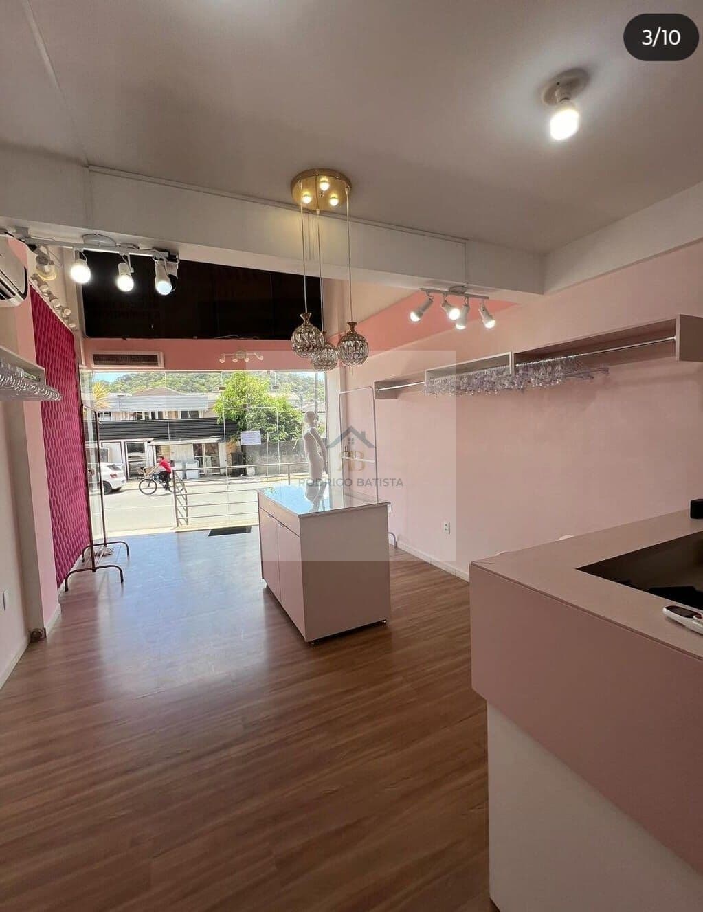 Sala comercial à venda em Camboriú no Edifício Santino