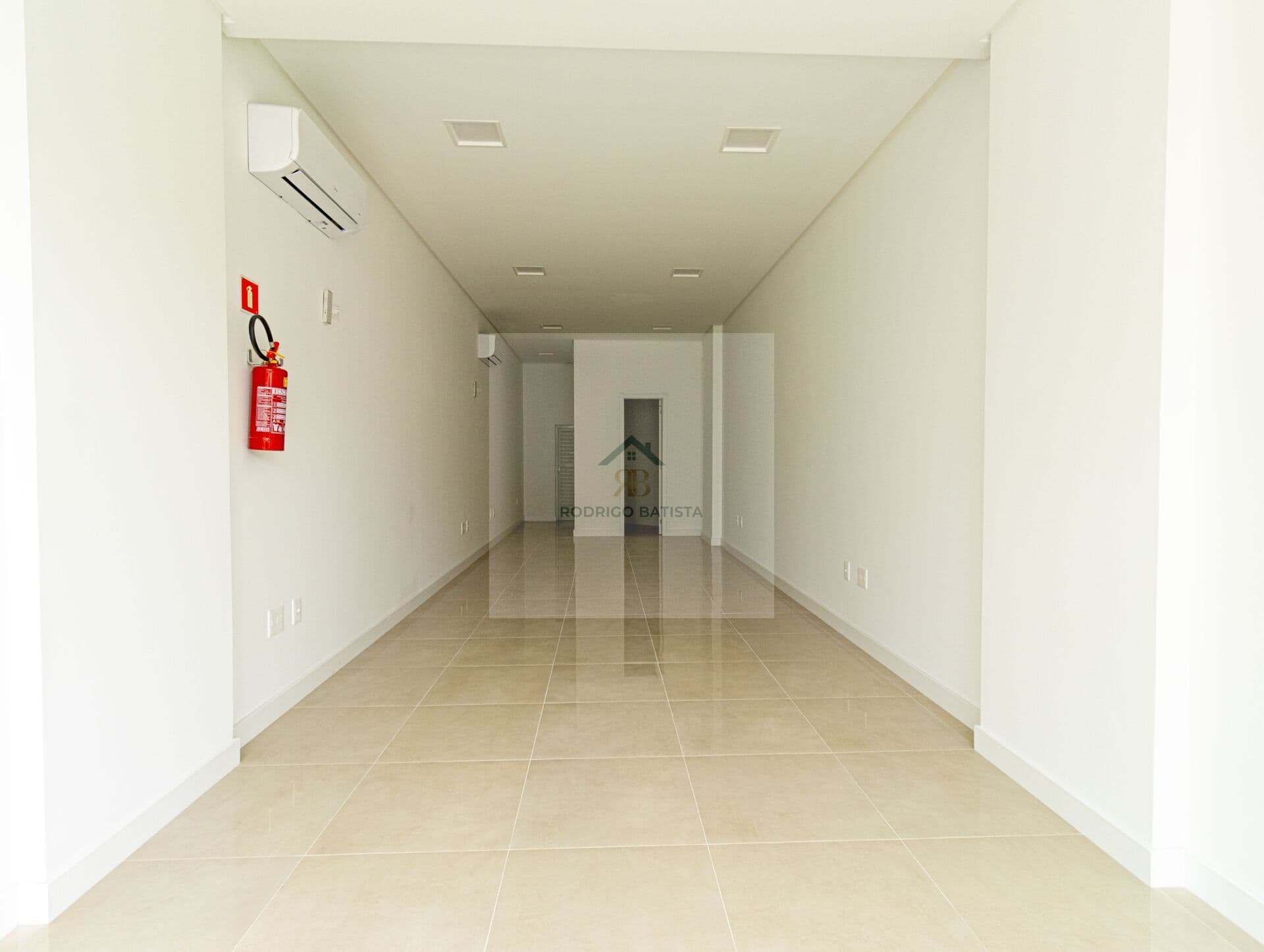 Sala comercial 58m² no Nações BC