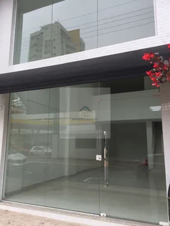 Sala Comercial c/ Mezanino Centro BC