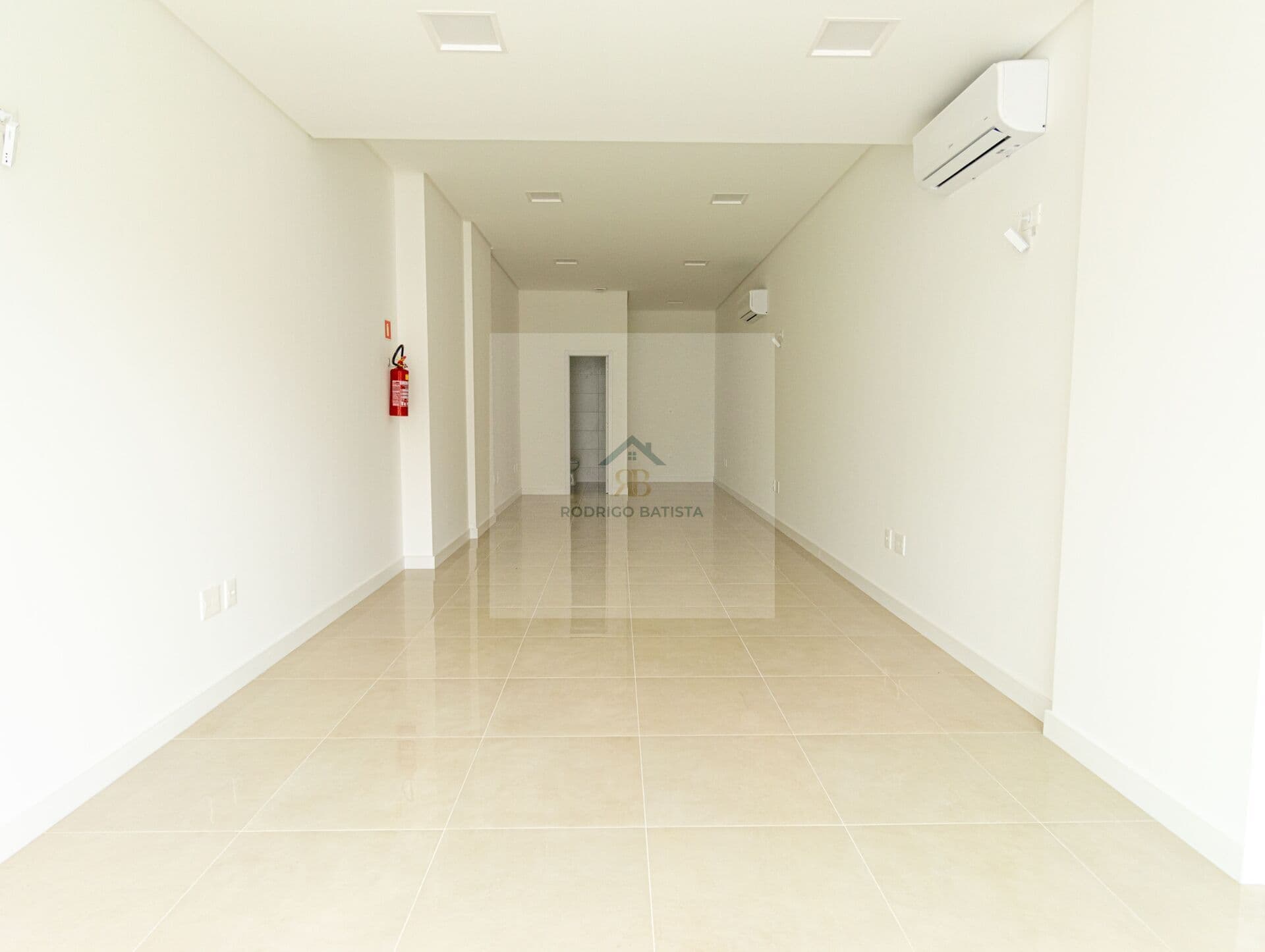 Sala comercial 47m² no Nações BC