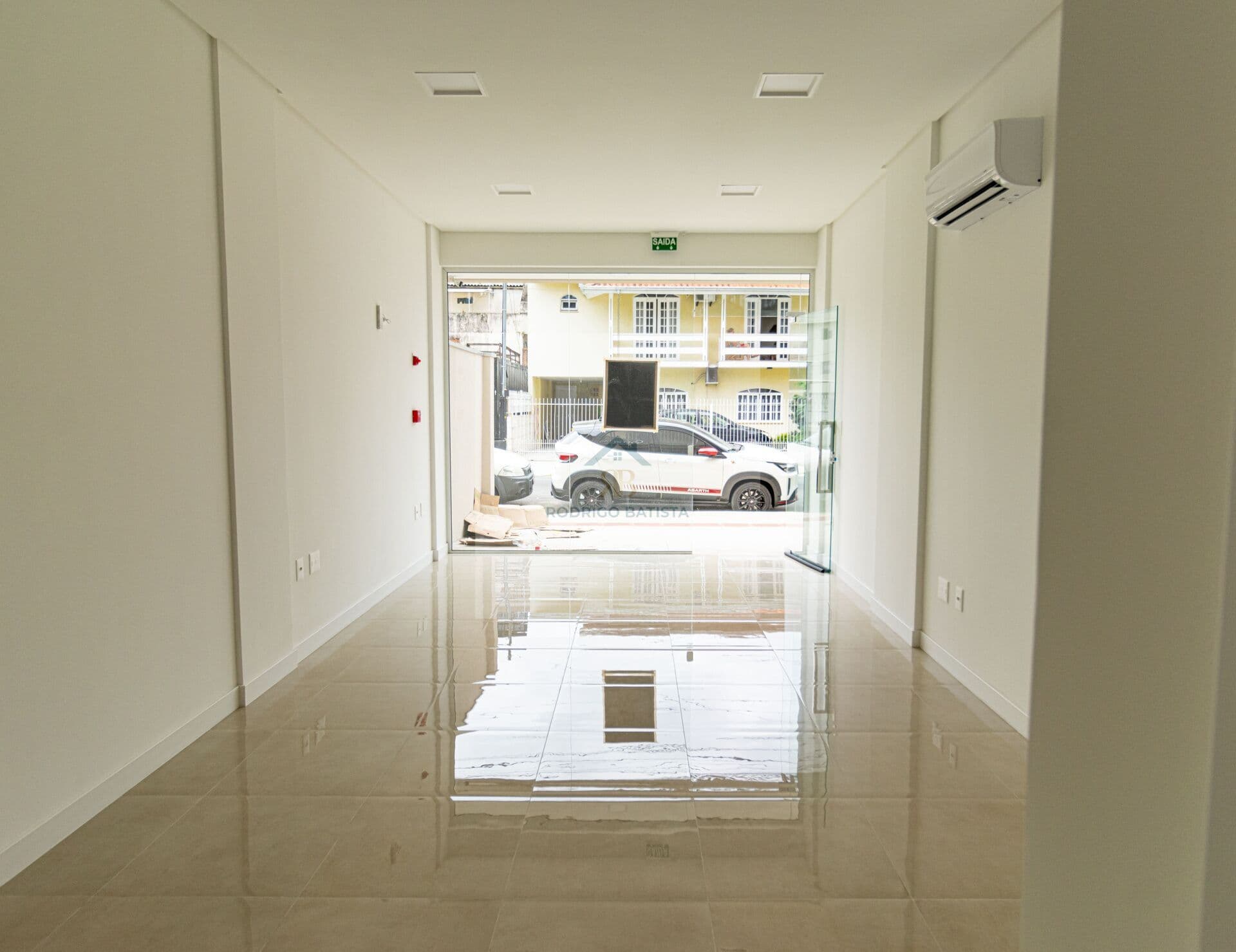 Sala comercial 63m² no Nações BC