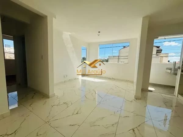 Apartamento com Varanda, 03 Quartos, Heliópolis, BH.