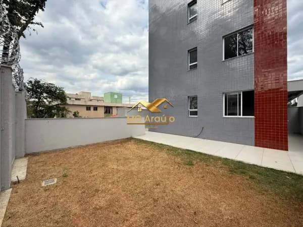 Apartamento com Área Externa, 02 Quartos, Santa Mônica, BH.