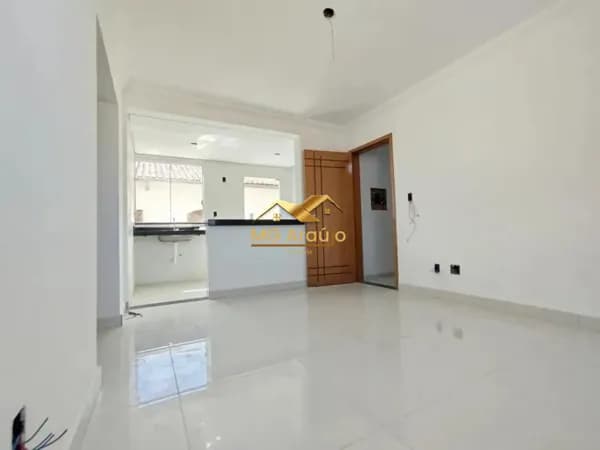 Apartamento com Varanda, 02 Quartos, Copacabana, BH.