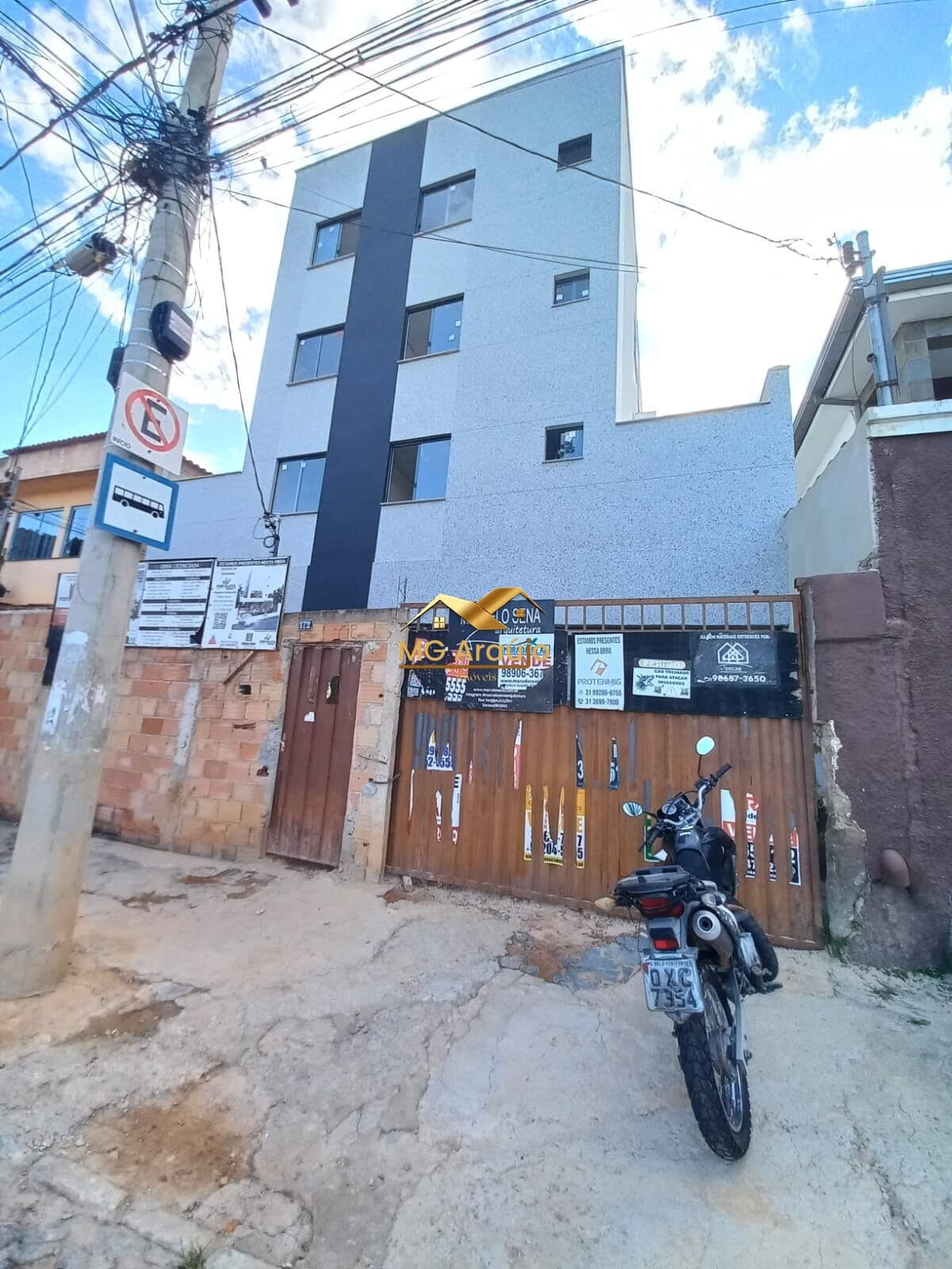 Apartamento com Área Privativa, 03 Quartos, Santa Monica, BH