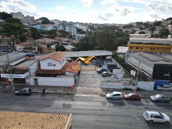Ponto Comercial / Galpão / 1.000 m²/ Santa Monica, BH.