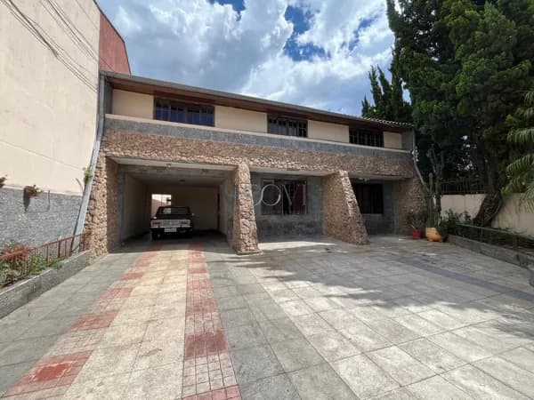 Sobrado com Apartamento anexo