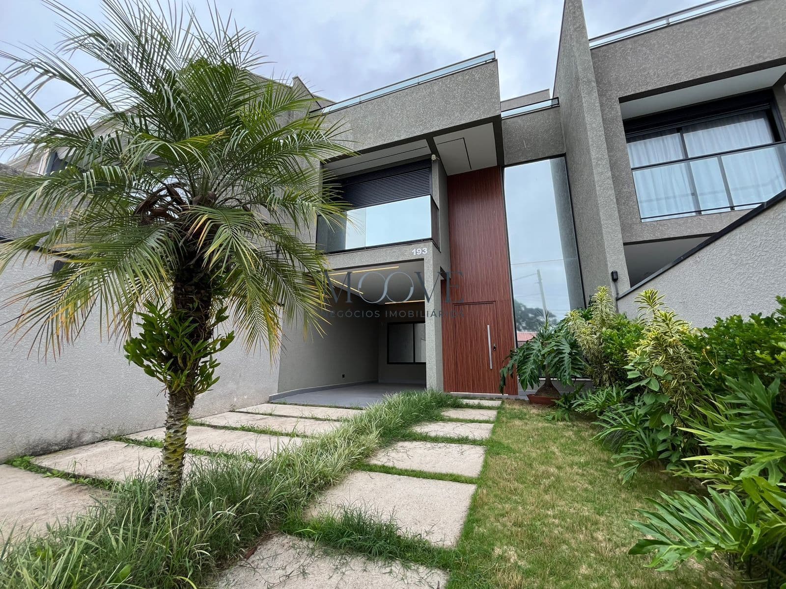 Triplex Mobiliado no Aristocrata com Piscina