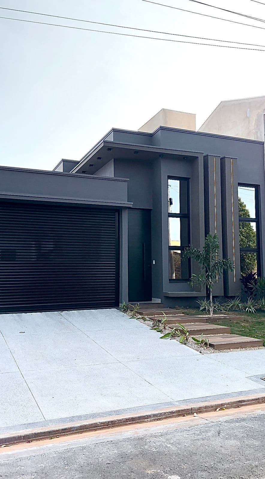 CASA DE ALTO PADRÃO COM 03 SUÍTES, ESPAÇO GOURMET E FINO ACABAMENTO NO DAMHA
