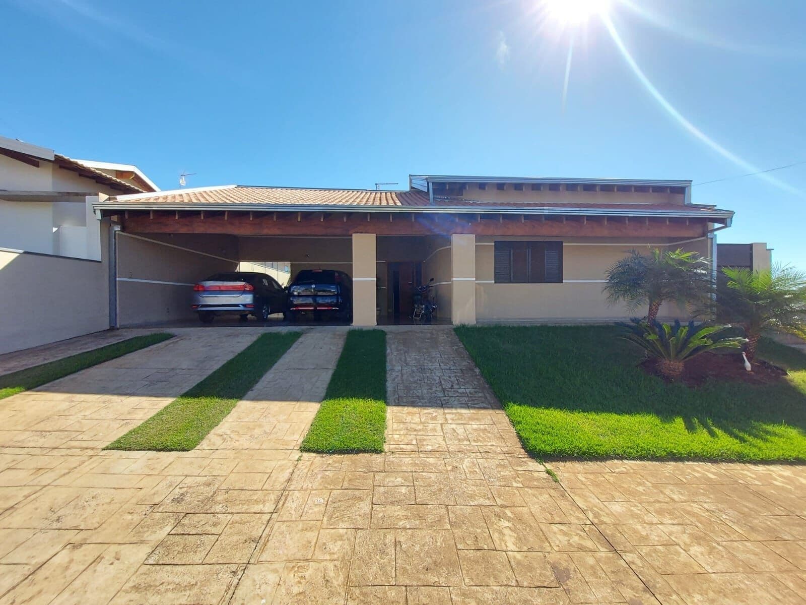 🏘️Belíssima casa à venda no Condomínio Nascente do Jaraguá.