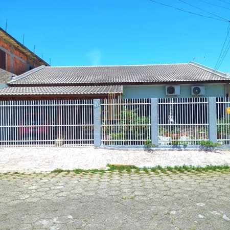 Casa com 3 dormitórios à venda, 132 m² por R$ 390.000 - Balneário Arroio do Silva/SC