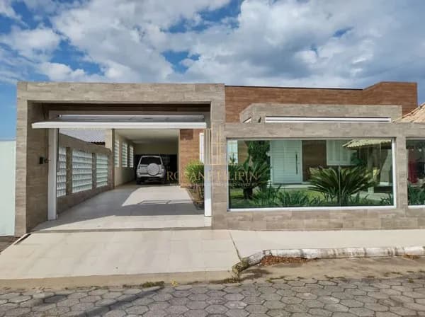 Casa com 4 dormitórios de alto padrão em Balneário Arroio do Silva
