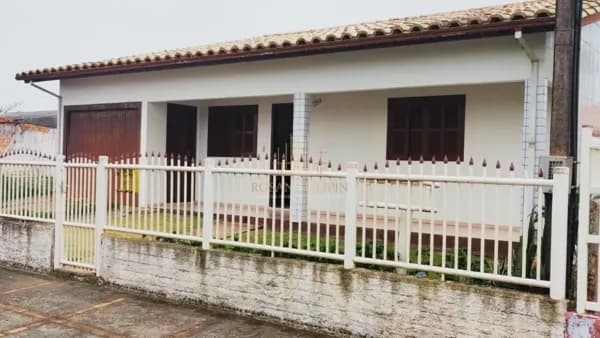 Casa com 3 dormitórios à venda, 180 m² por R$ 550.000 - Centro - Balneário Arroio do Silva/SC