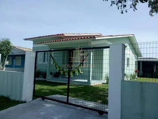 Casa com excelente localização em Balneario Arroio do Silva SC