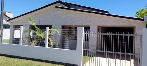 Casa com 3 dormitórios à venda, 200 m² por R$ 640.000 - Meta - Balneário Arroio do Silva/SC