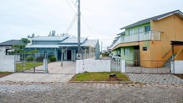 Casa com 4 dormitórios à venda, 180 m² por R$ 458.000 - Paiquerê - Araranguá/SC