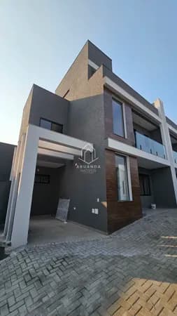 Sobrado Triplex em Condominio - Terraço - 3 Quartos - 106m²