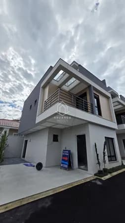 Casa em Condomínio no Bacacheri - Triplex - 129m² - Não Geminada
