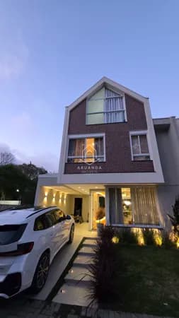Casa em Condomínio- Totalmente Mobiliada- 208m² - 4 Quartos - Atuba