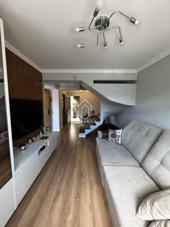 Casa Triplex de Rua - 3 Quartos e Ático - Thereza Gleser Atuba