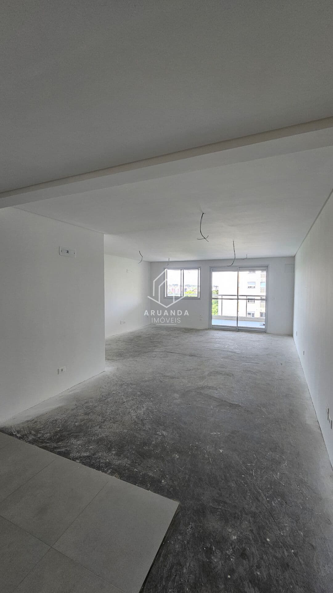 Apartamento em COND. Clube- Bacacheri- 106m²