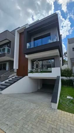 Casa em condomínio- 3 Suítes - 213m²- Santa Cândida