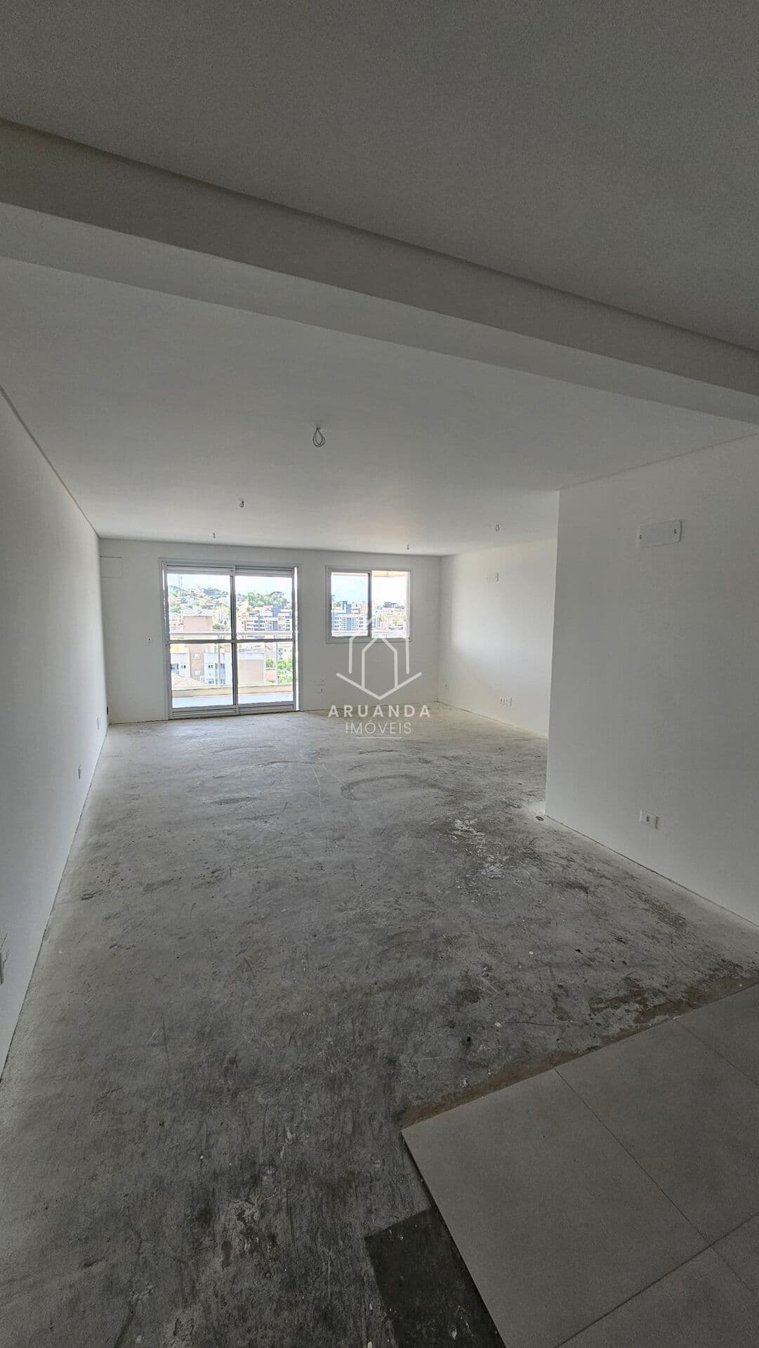 Apartamento em COND. Clube- Bacacheri- 102m²