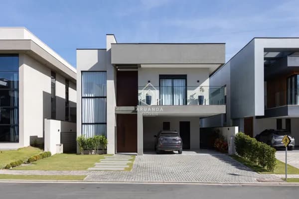Casa 298m² - 5 Quartos - 4 Vagas - Atuba