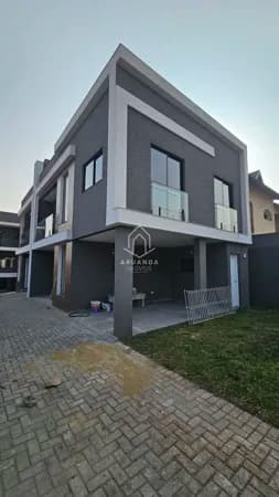 Sobrado Triplex em Condominio - Terraço - 3 Quartos - 135m²