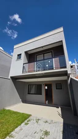 Sobrado de frente para a rua- 3 Quartos- 119m²