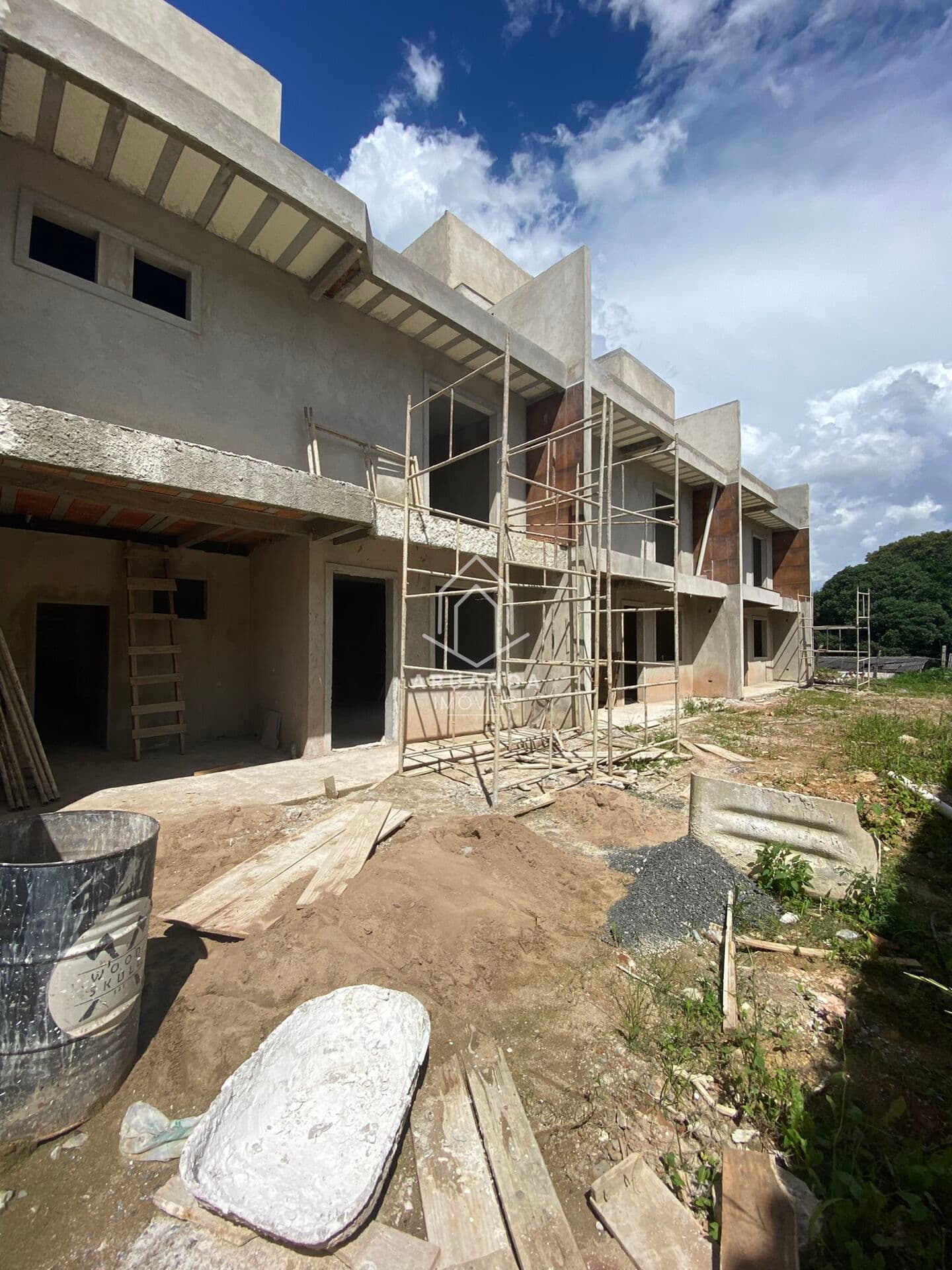 Triplex em Condominio - 3 Quartos - Cachoeira